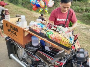 Peluang Usaha Kreatif Mengungkap Keuntungan Jualan Kopi Keliling Pakai Motor Modifikasi